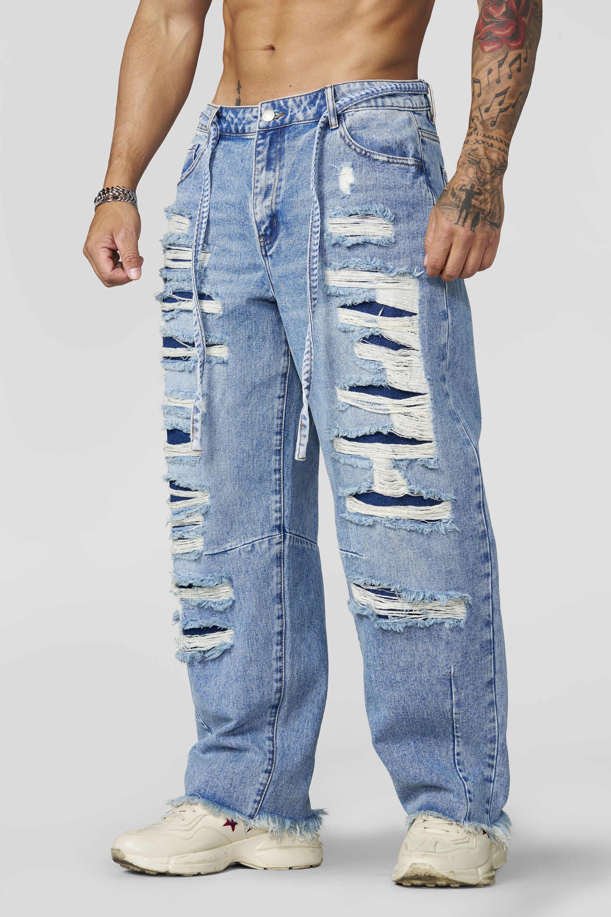 6004 - Destroyed Jeans