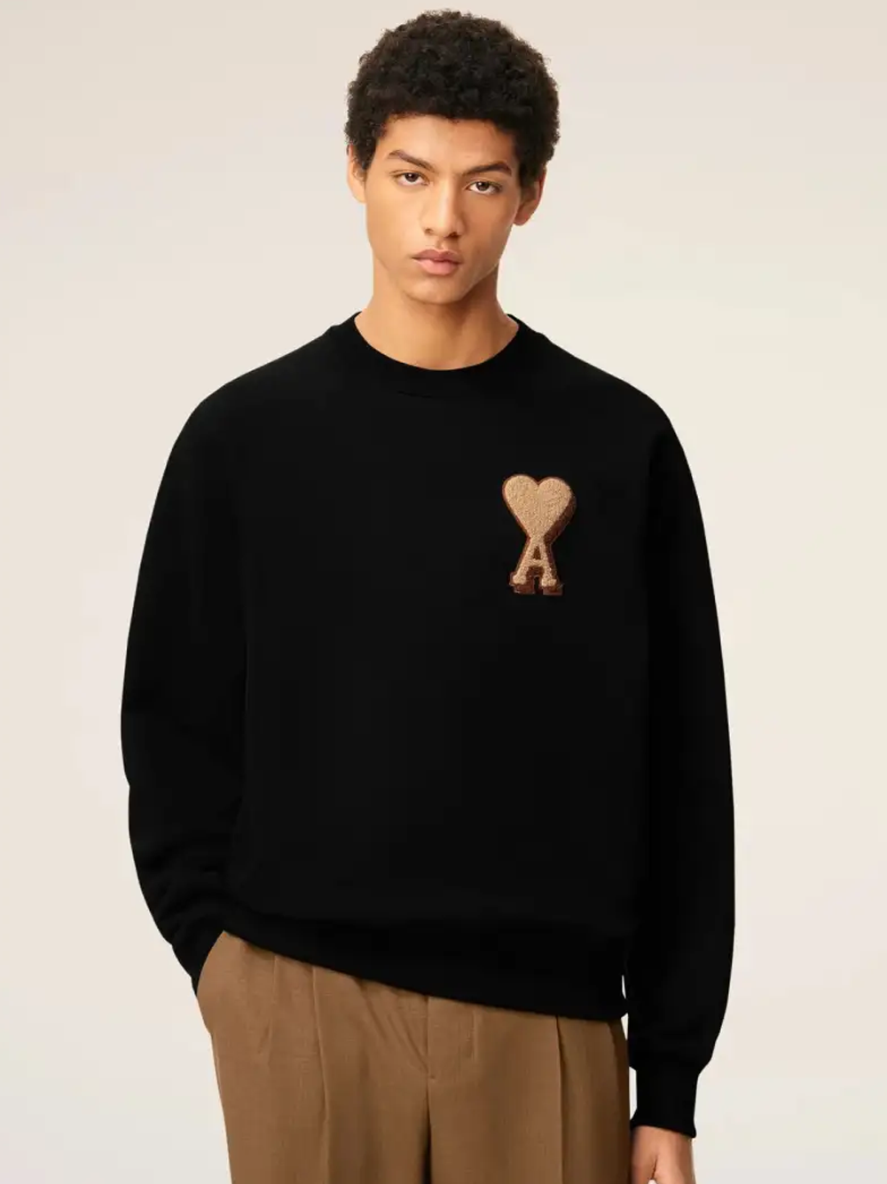 AMI Paris Ami De Coeur Patch Logo Sweatshirt in Black